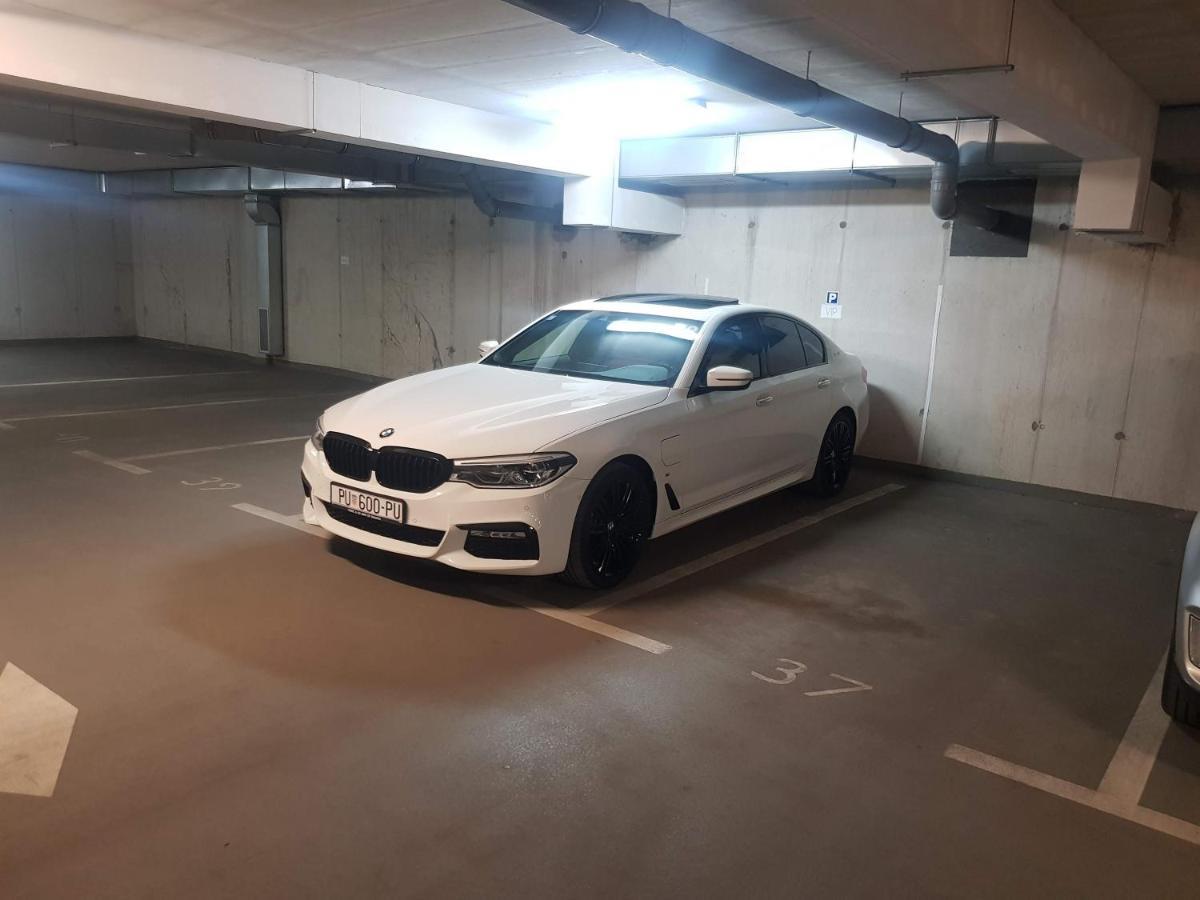 Apartman Vip, With Free Garage Parking Pula Zewnętrze zdjęcie