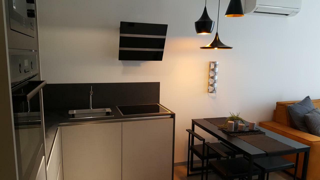 Apartman Vip, With Free Garage Parking Pula Zewnętrze zdjęcie