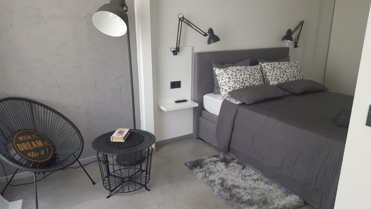 Apartman Vip, With Free Garage Parking Pula Zewnętrze zdjęcie