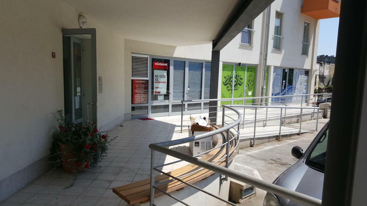 Apartman Vip, With Free Garage Parking Pula Zewnętrze zdjęcie
