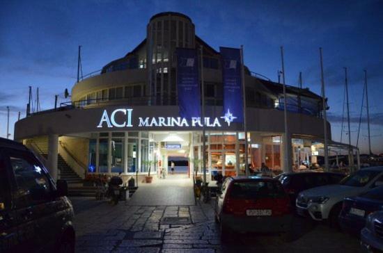 Apartman Vip, With Free Garage Parking Pula Zewnętrze zdjęcie