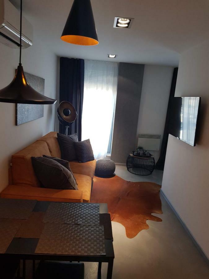 Apartman Vip, With Free Garage Parking Pula Zewnętrze zdjęcie